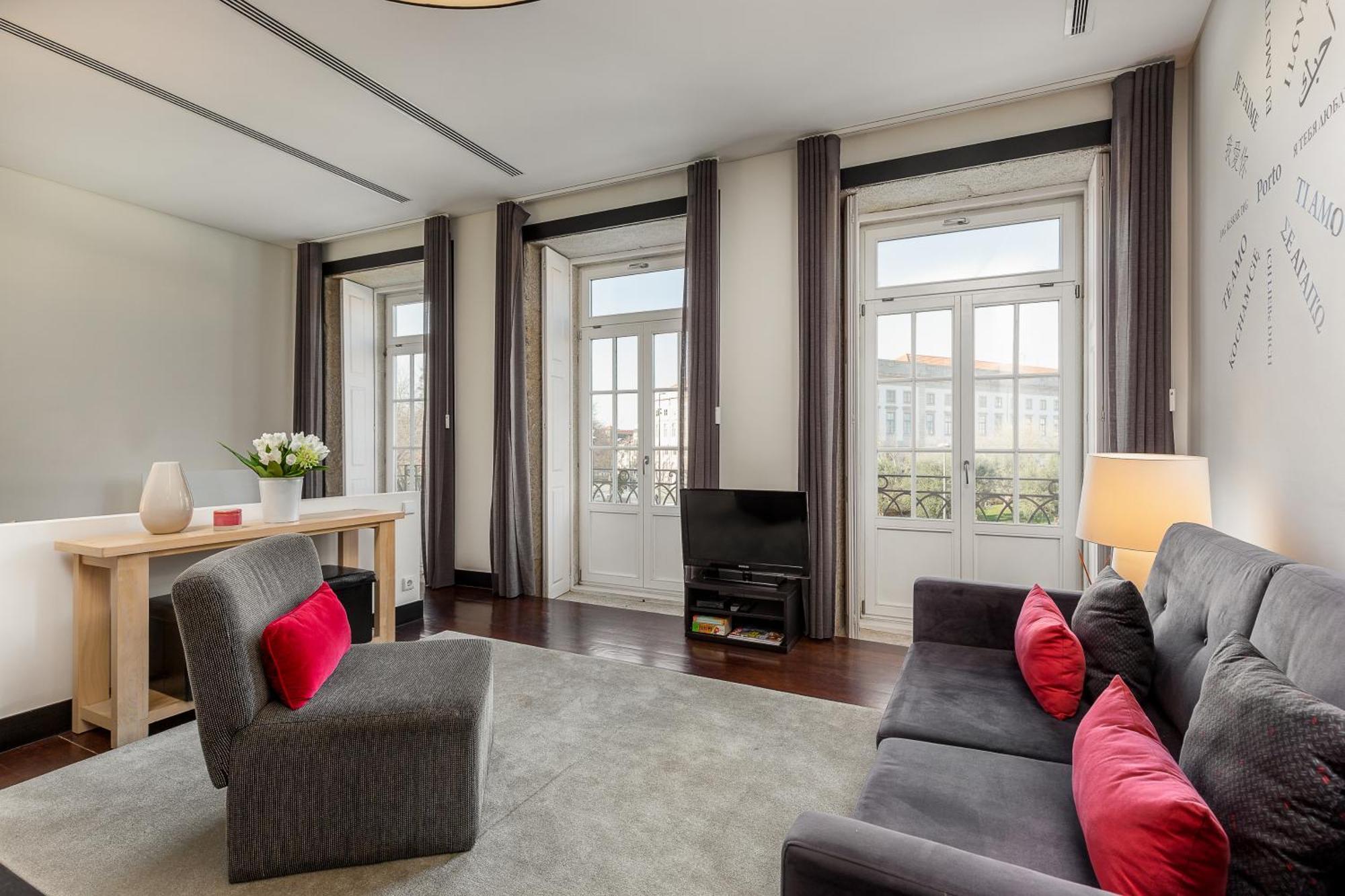 Youropo - Torre Порту Номер фото